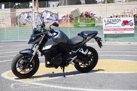 Honda Hornet 750 training motorcycle for category A lessons